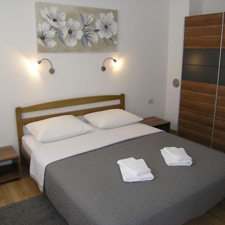 Apartments Mari With Terrace Baška Zewnętrze zdjęcie