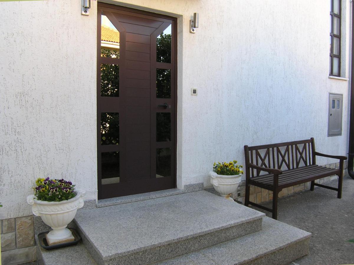 Apartments Mari With Terrace Baška Zewnętrze zdjęcie