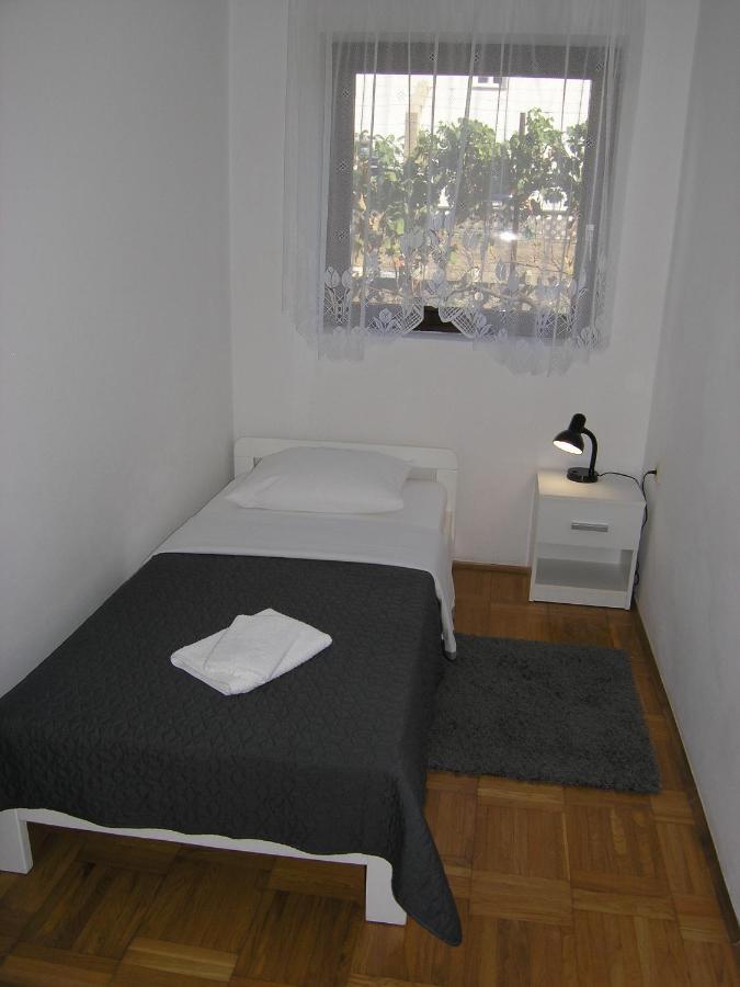 Apartments Mari With Terrace Baška Zewnętrze zdjęcie